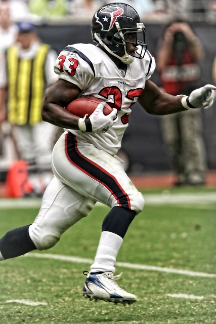 事向我们展 事向我们展